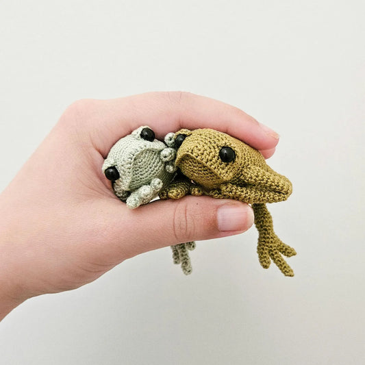 Little Realistic Frog - critter stitch crochet pattern/amigurumi